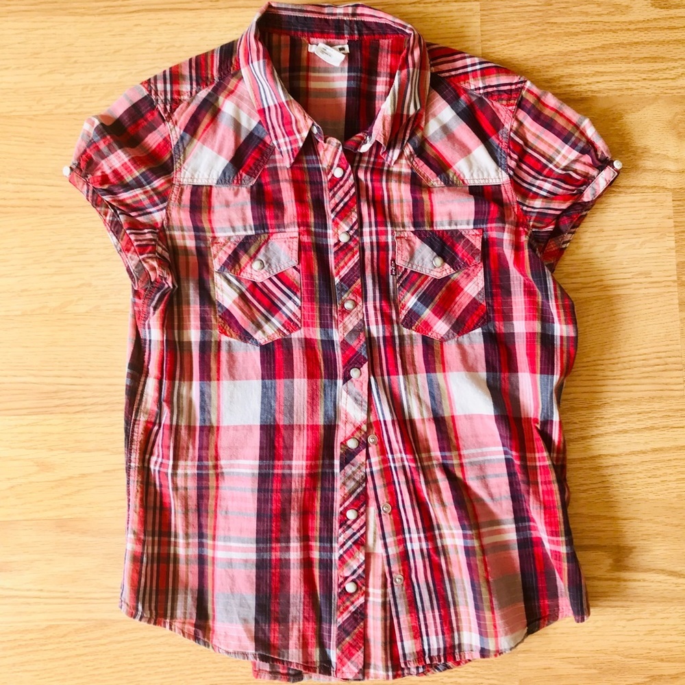 Levi’s Short Sleeve Woman’s Snaps Closure Blouse